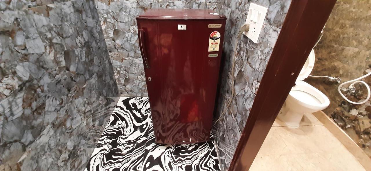 Aggarwal Luxury Room With Private Kitchen Washroom And Balcony Along With Fridge, Ac, Android Tv, Wifi In Main Lajpat Nagar New Delhi Exterior foto